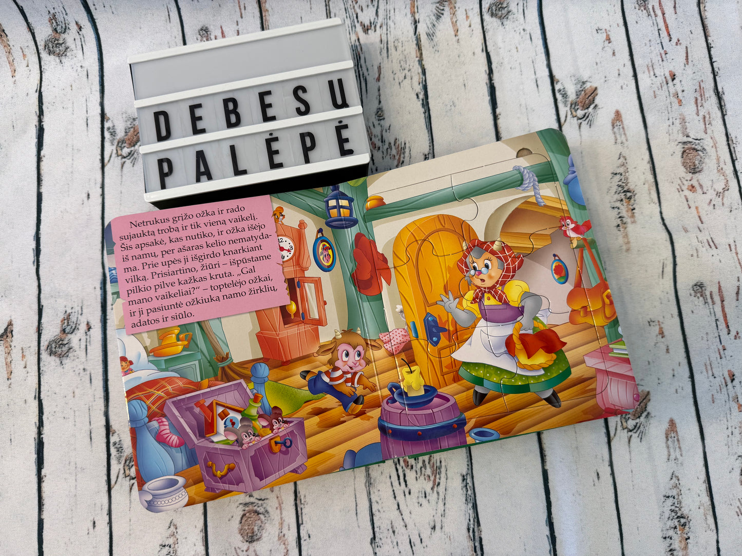 📚 Vilkas ir septyni ožiukai dėlionių knyga