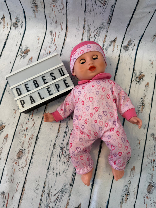 👶 Minkšta lėlytė kūdikėlis su rožiniu širdelių kombinezonu