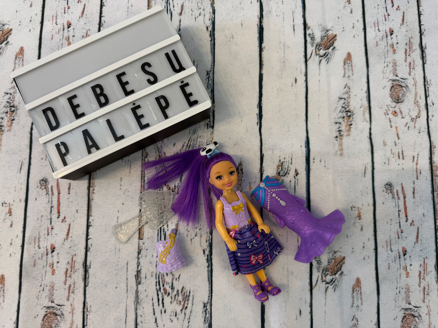 🧜‍♀️ Violetinė fėjos / undinėlės lėlytė su priedais