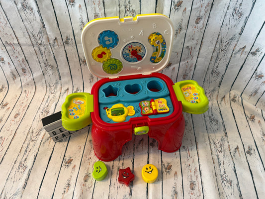 Lavinamoji 2in1 kėdutė–veiklos staliukas 🌈✨