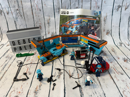 Sluban lenktynių autoserviso konstruktorius su figūrėlėmis 🏎️🔧