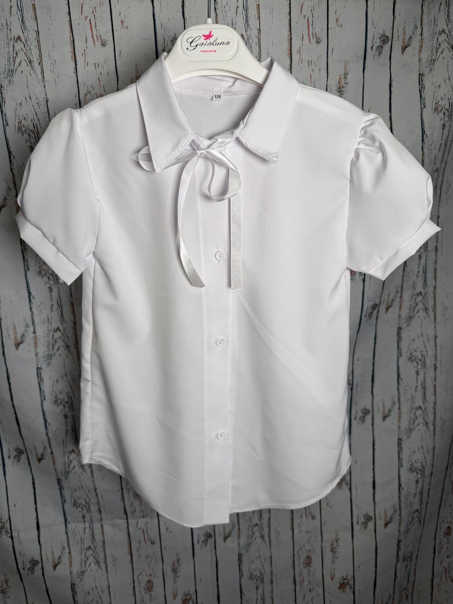 Marškiniai trumpomis rankovėmis su kaspinėliu