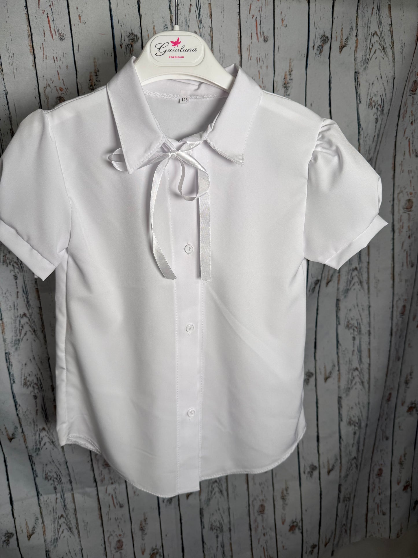 Marškiniai trumpomis rankovėmis su kaspinėliu