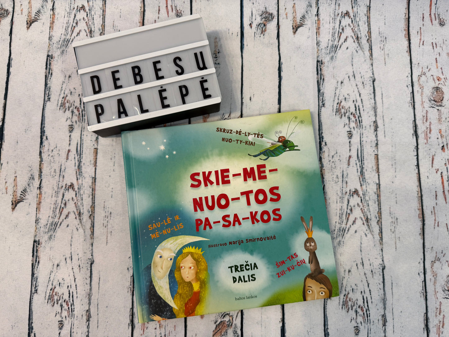 Skie-me-nuo-tos pasakos trečia dalis knyga vaikams