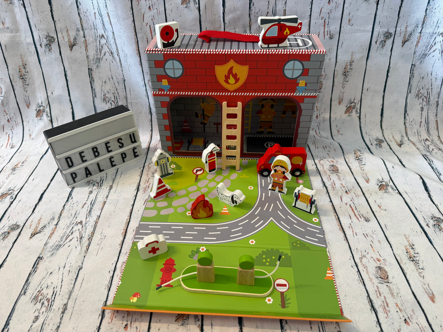 Gaisrinės stotis – medinis žaidimų rinkinys 🚒🔥