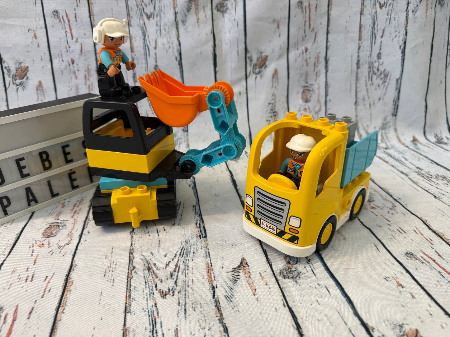 LEGO DUPLO statybų rinkinys – ekskavatorius ir sunkvežimis 🚜🚧