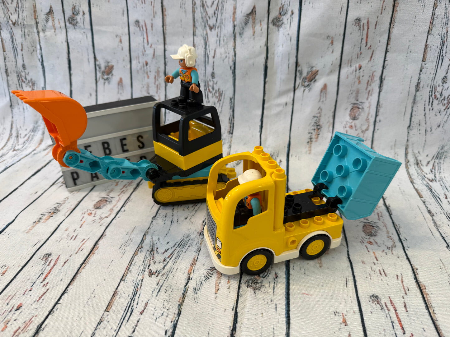 LEGO DUPLO statybų rinkinys – ekskavatorius ir sunkvežimis 🚜🚧