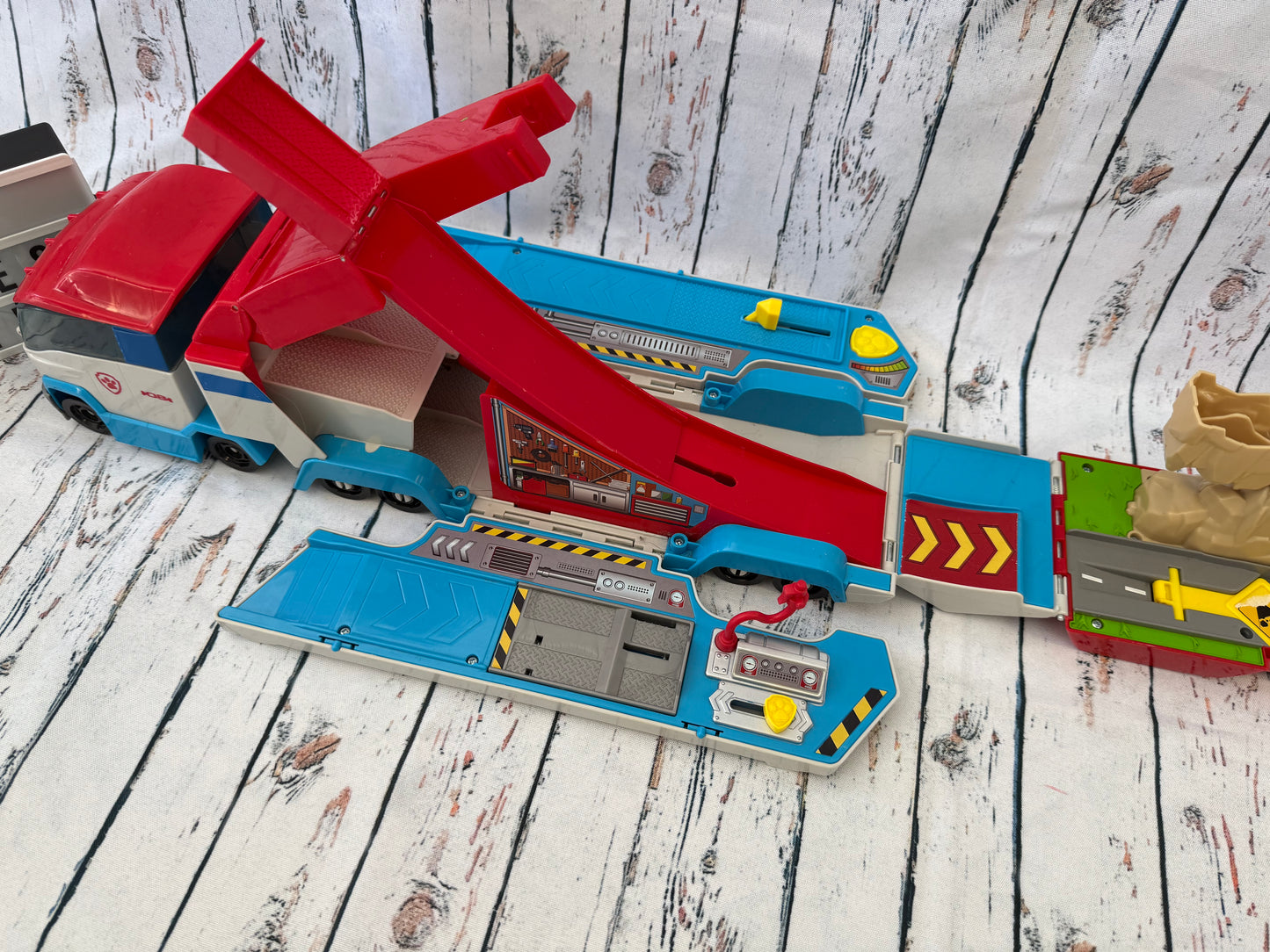 Paw Patrol gelbėjimo bazė 🐾