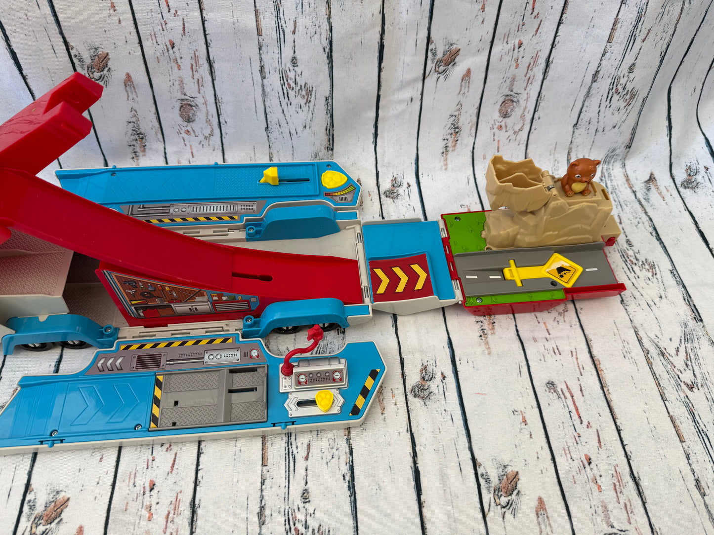 Paw Patrol gelbėjimo bazė 🐾
