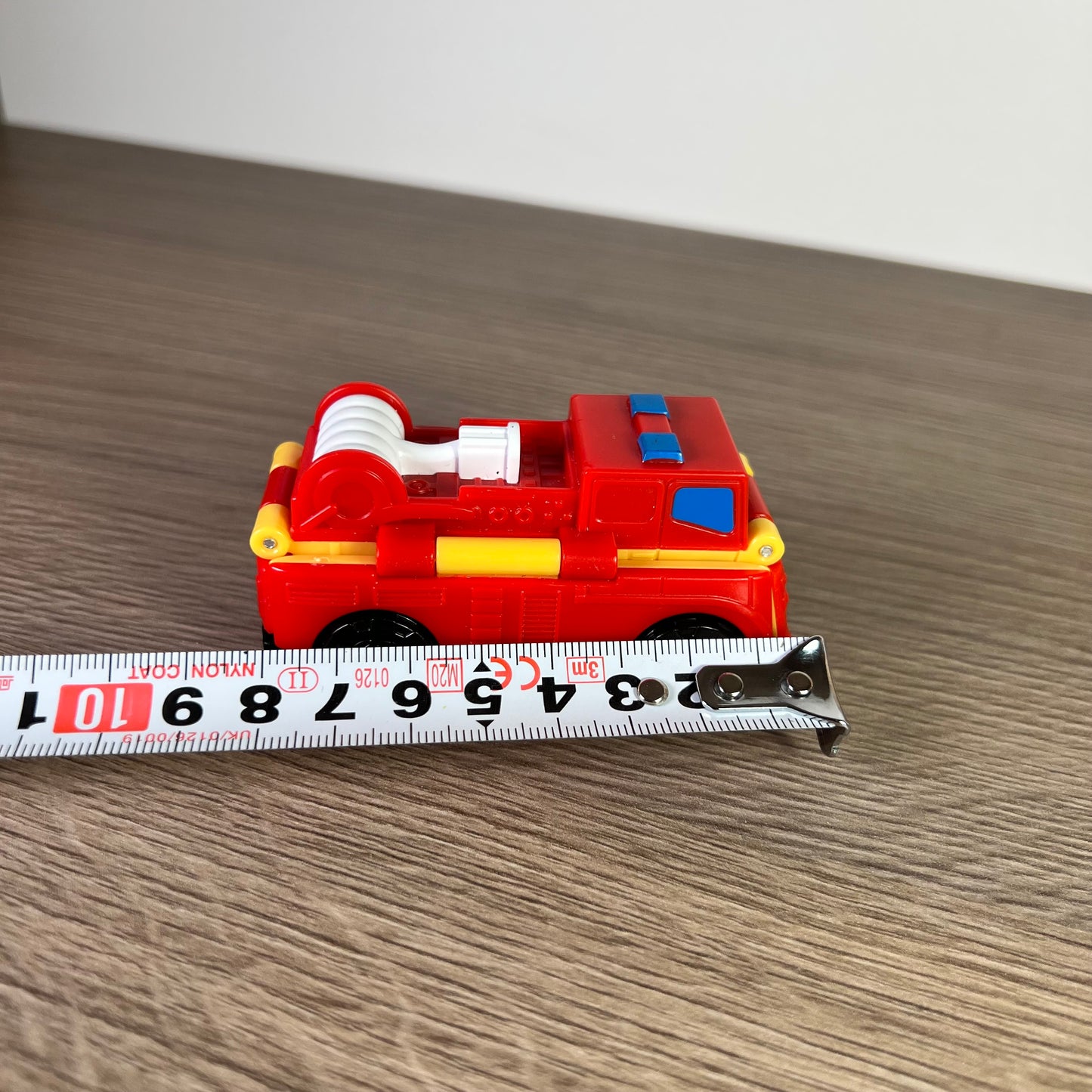 Sunkvežimis transformeris į gaisrinės automobilį