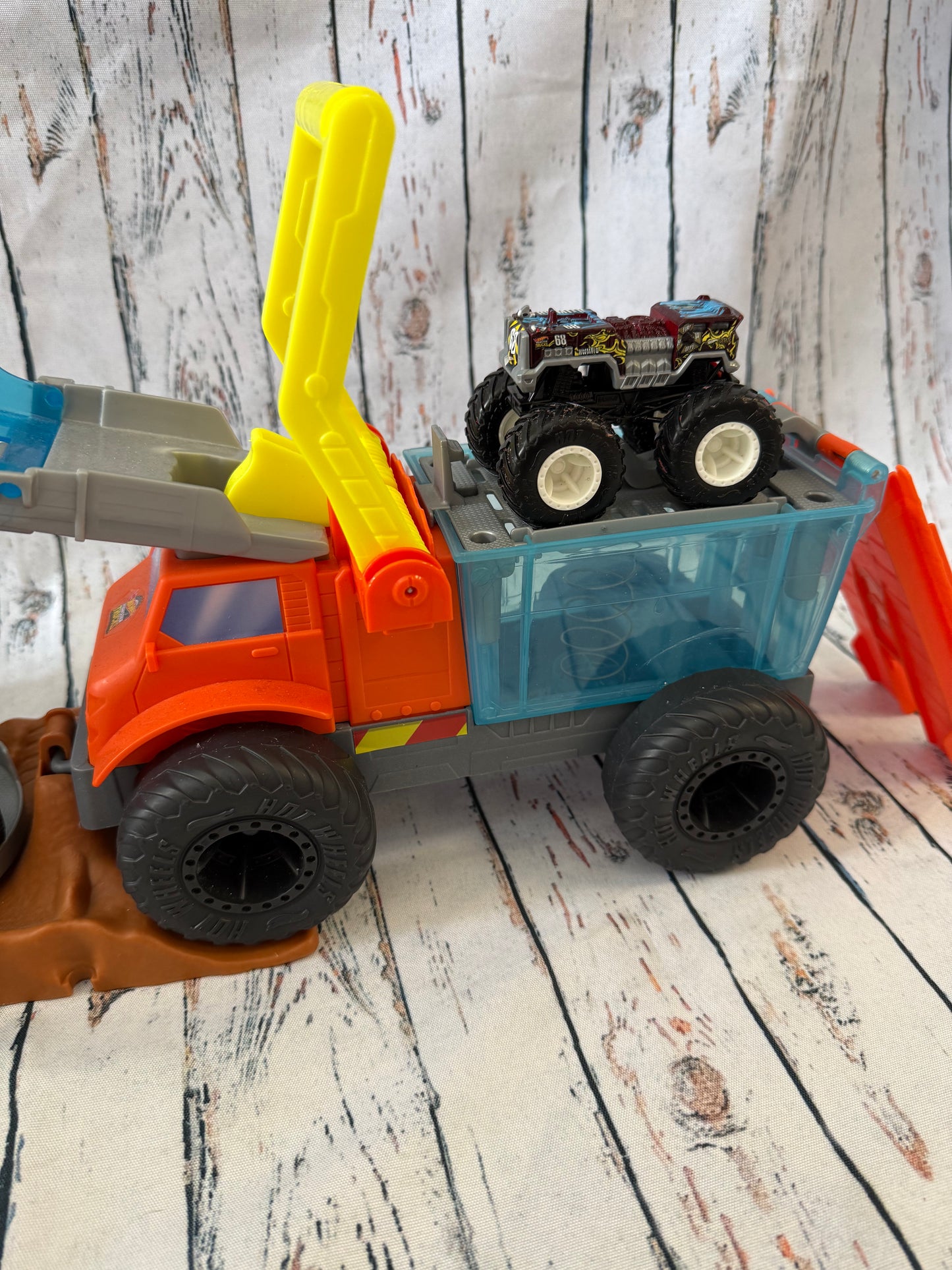Hot Wheels nuotykių trasa 🔥🚛