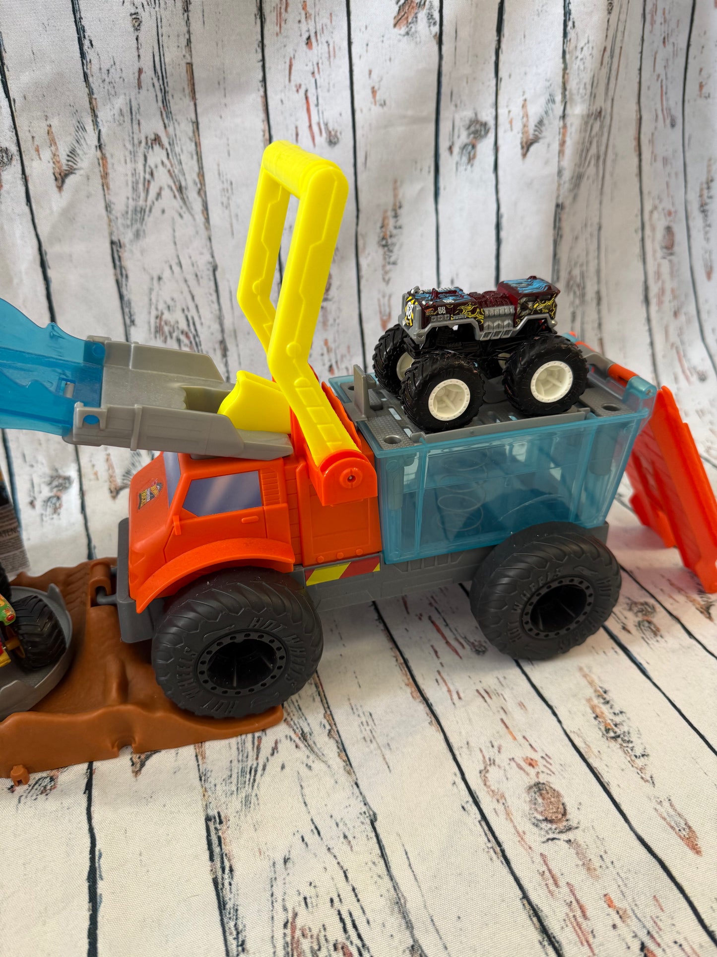 Hot Wheels nuotykių trasa 🔥🚛