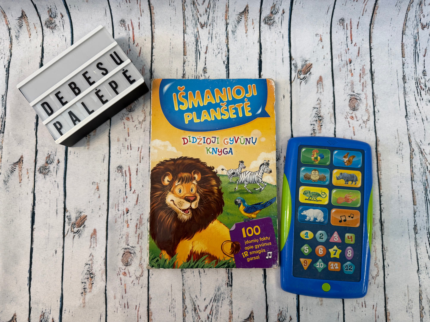 🦁📚 Išmanioji gyvūnų knyga su planšete