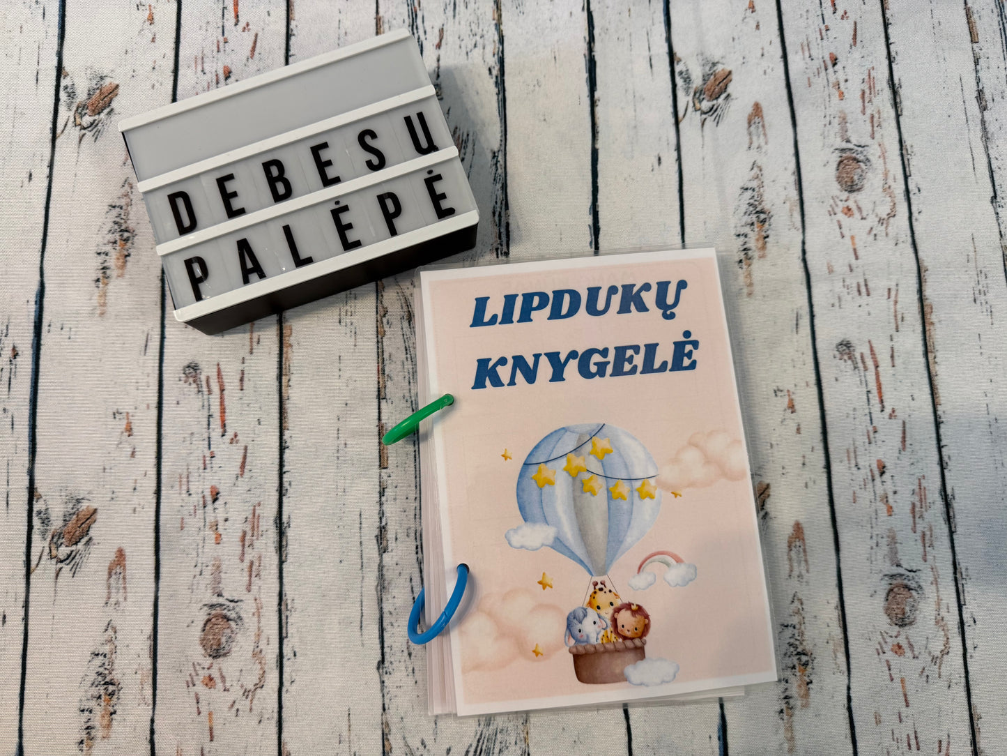 🎈📚 Mažylio lipdukų knygelė