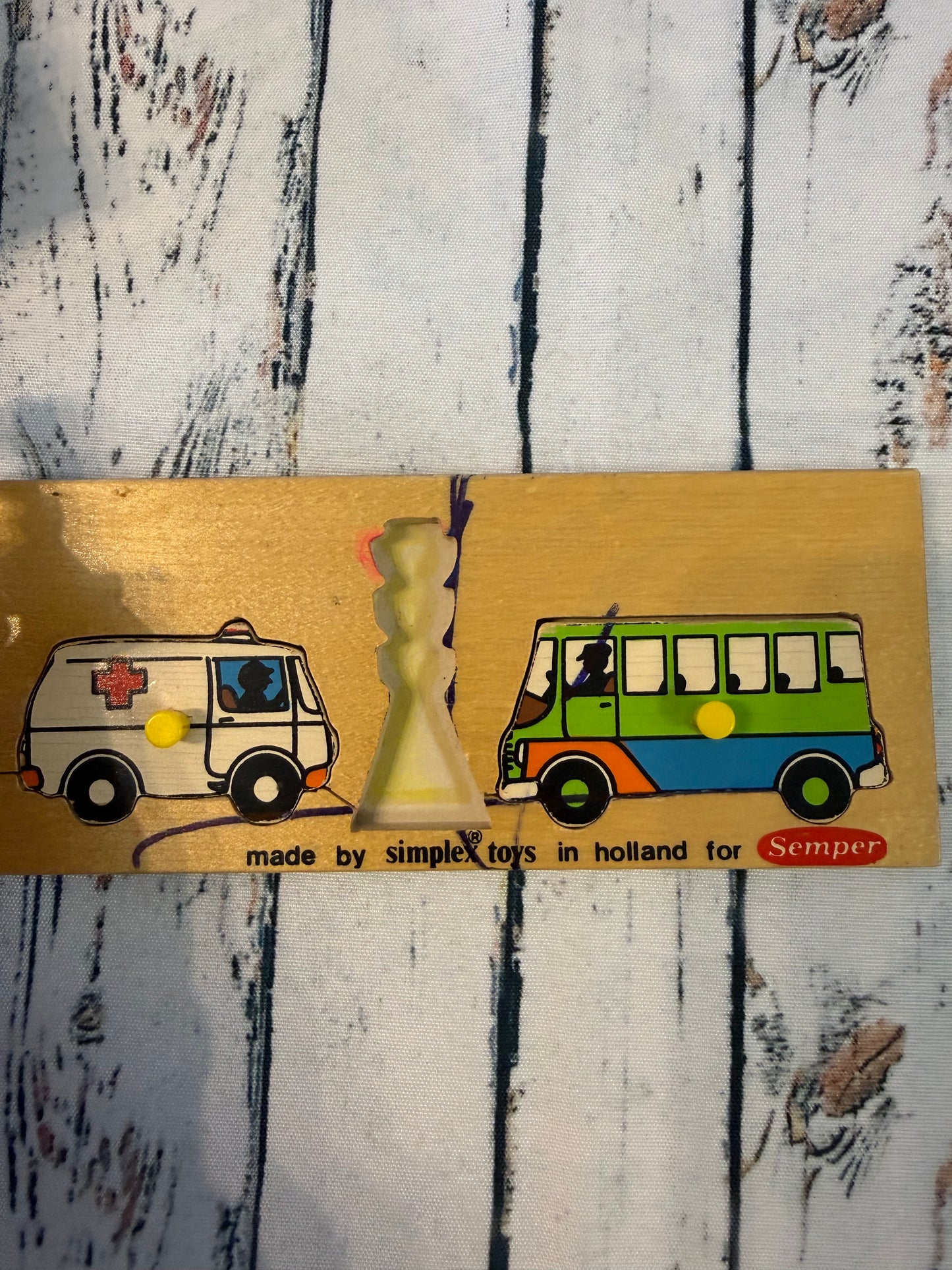 🚒🚑 Retro transporto priemonių dėlionė