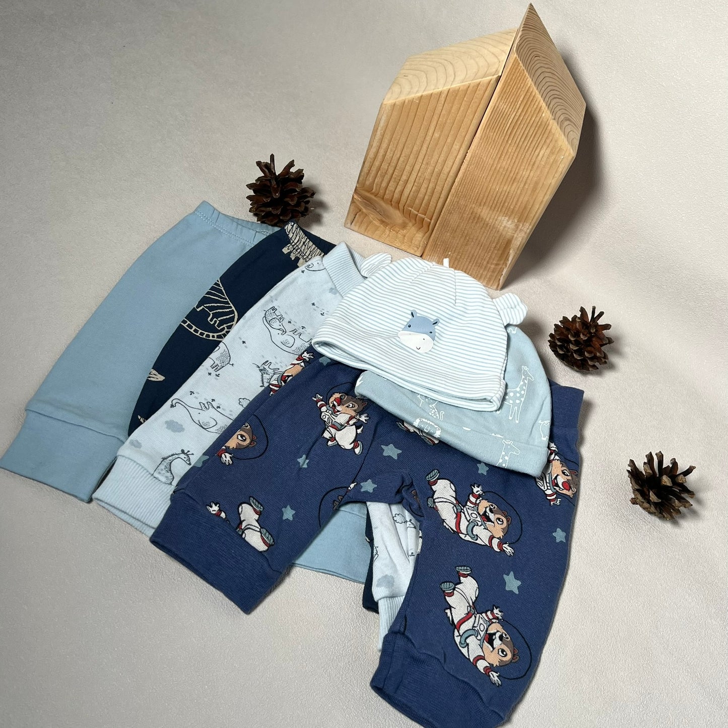 Kelnyčių komplektas, 4 vnt su kepurėlėmis 2 vnt