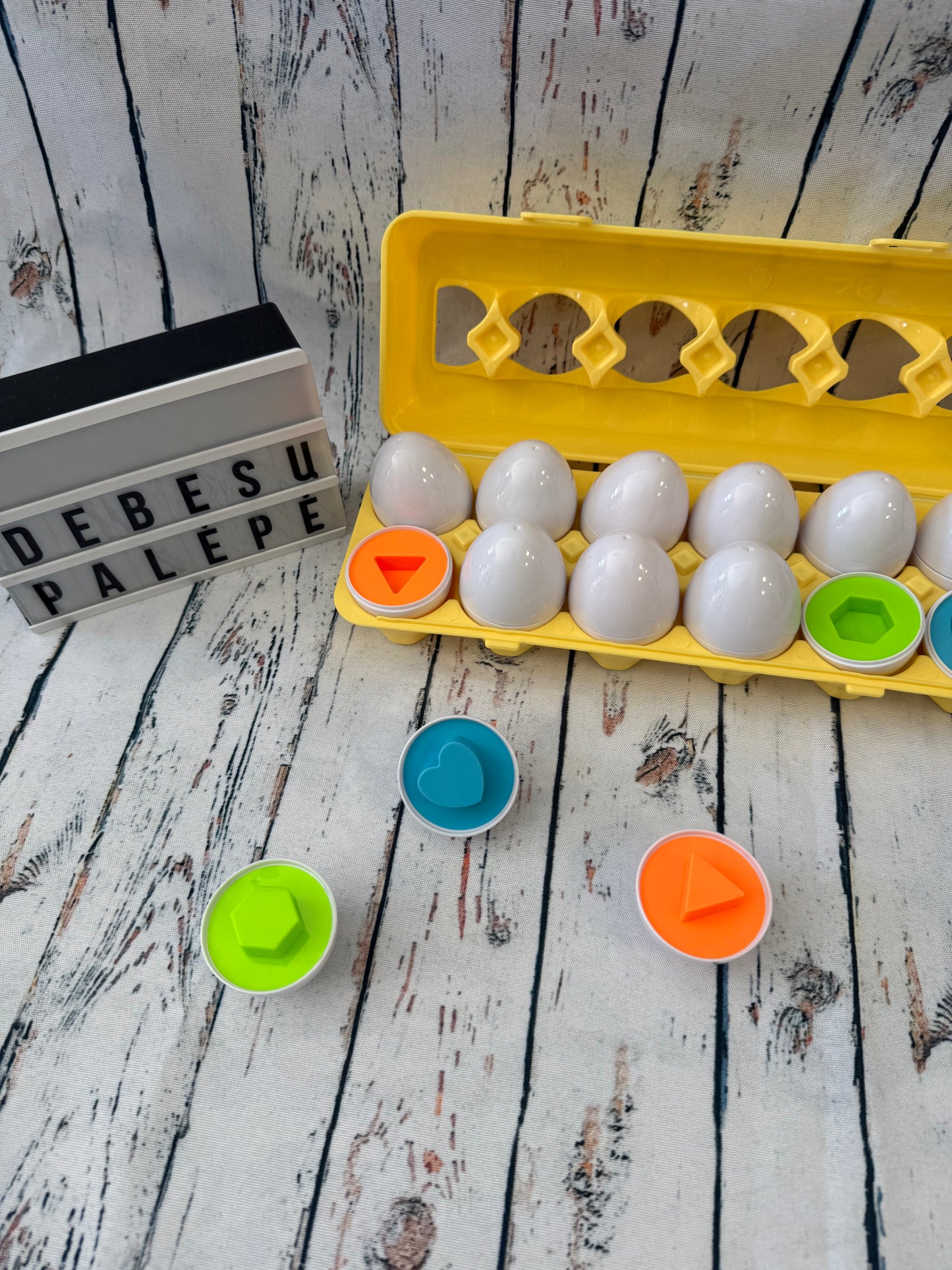 🥚🧩 Lavinamasis kiaušinukų rūšiavimo žaidimas