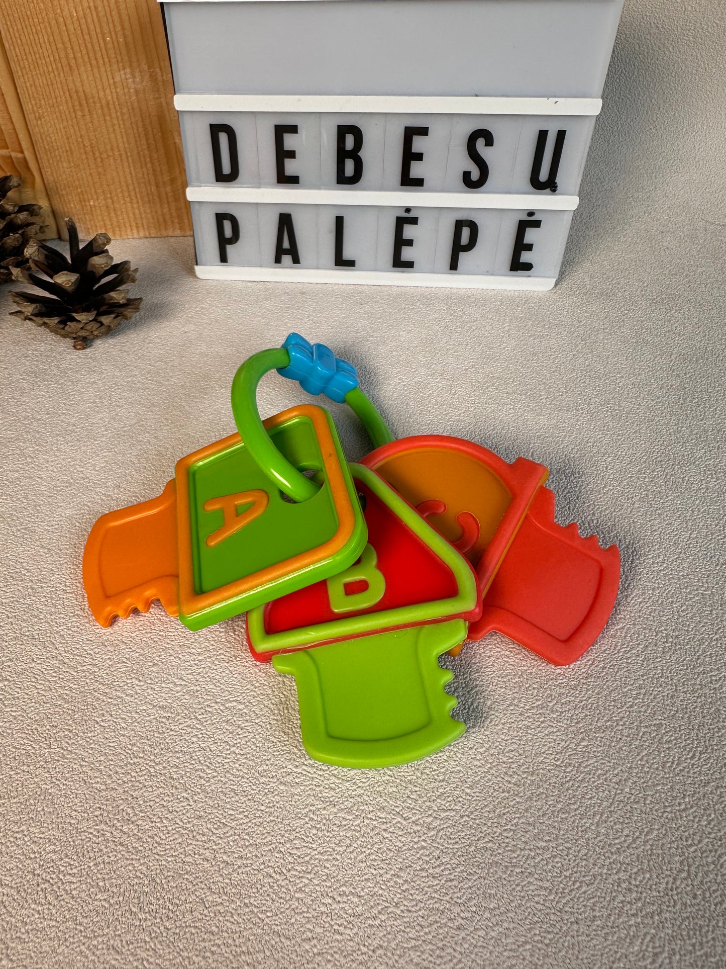 Lavinamųjų žaisliukų rinkinys "Barškučių draugija mažiesiems 🐘🌸"