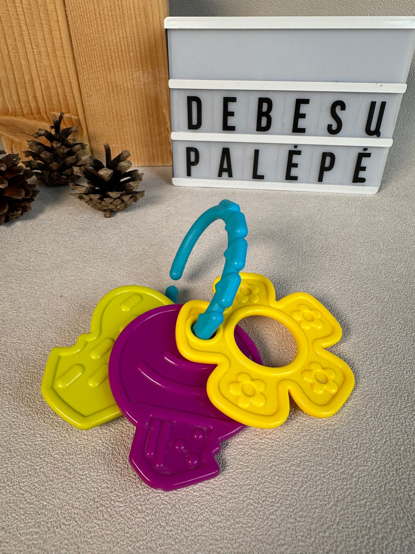 Barškučių rinkinys "Linksmas barškučių ratas 🎠🌈"