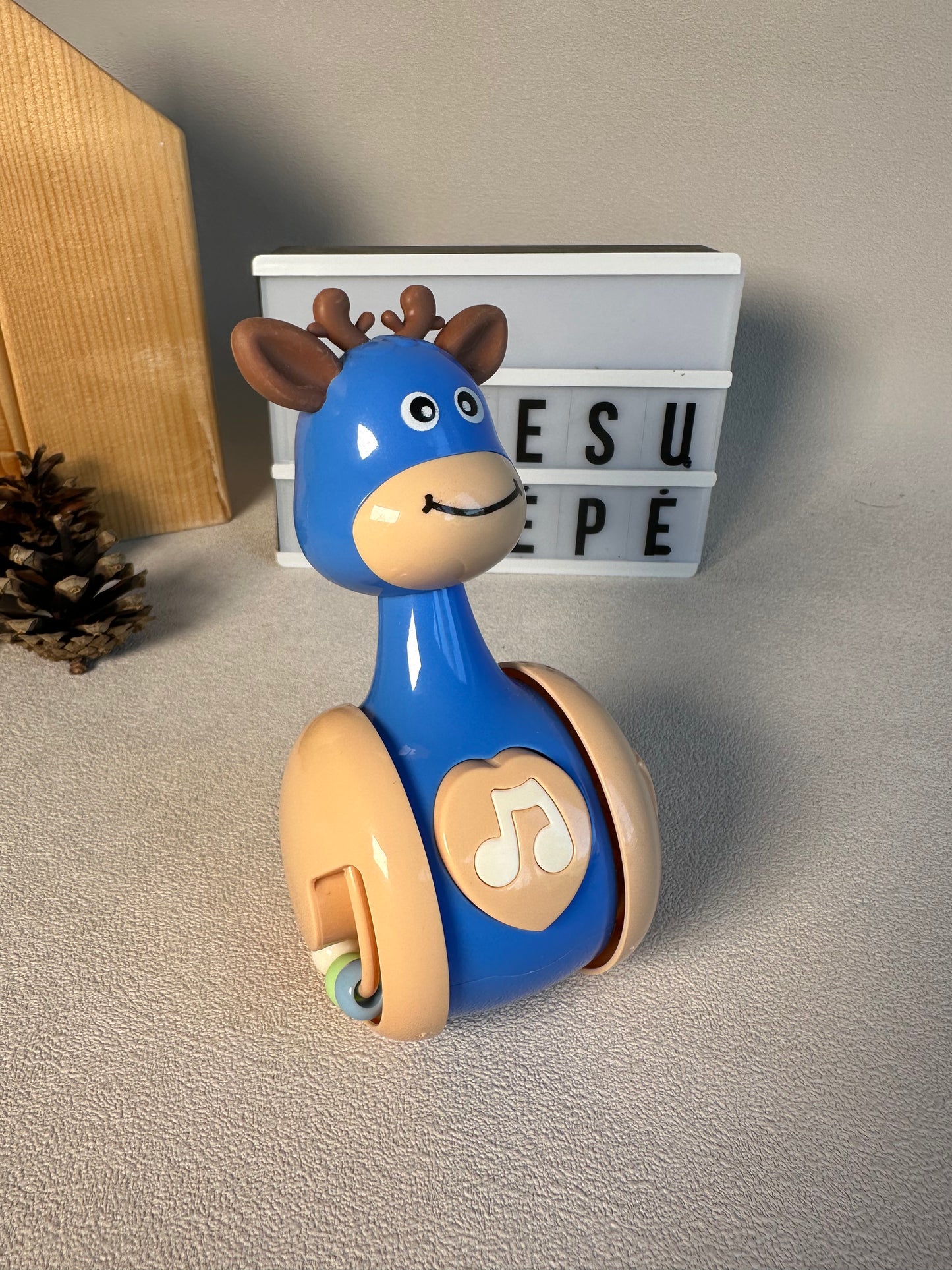 Kūdikių žaislų rinkinys (elniukas + barškutis) (nuo 6 mėn.)