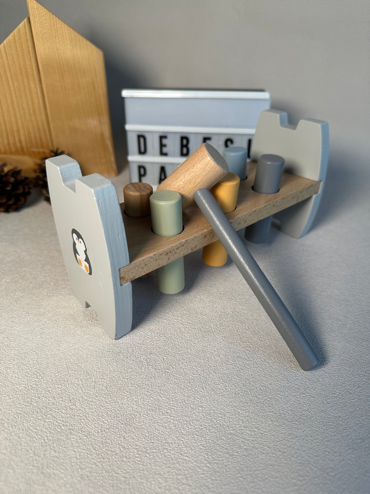 🔨 Medinis kalimo žaislas su pingviniuku (nuo 18 mėn.)