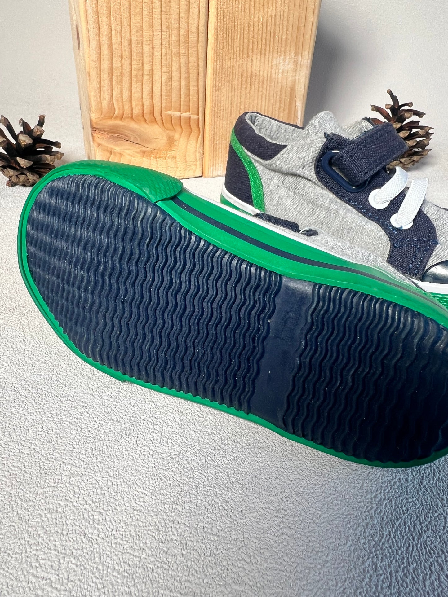 Laisvalaikio bateliai, Mothercare