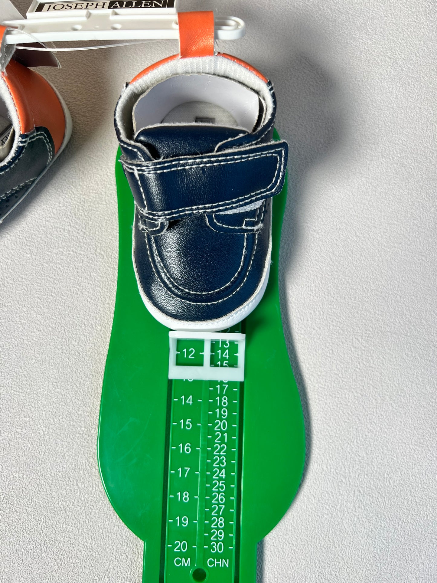 Batukai kūdikiui Joseph Allen