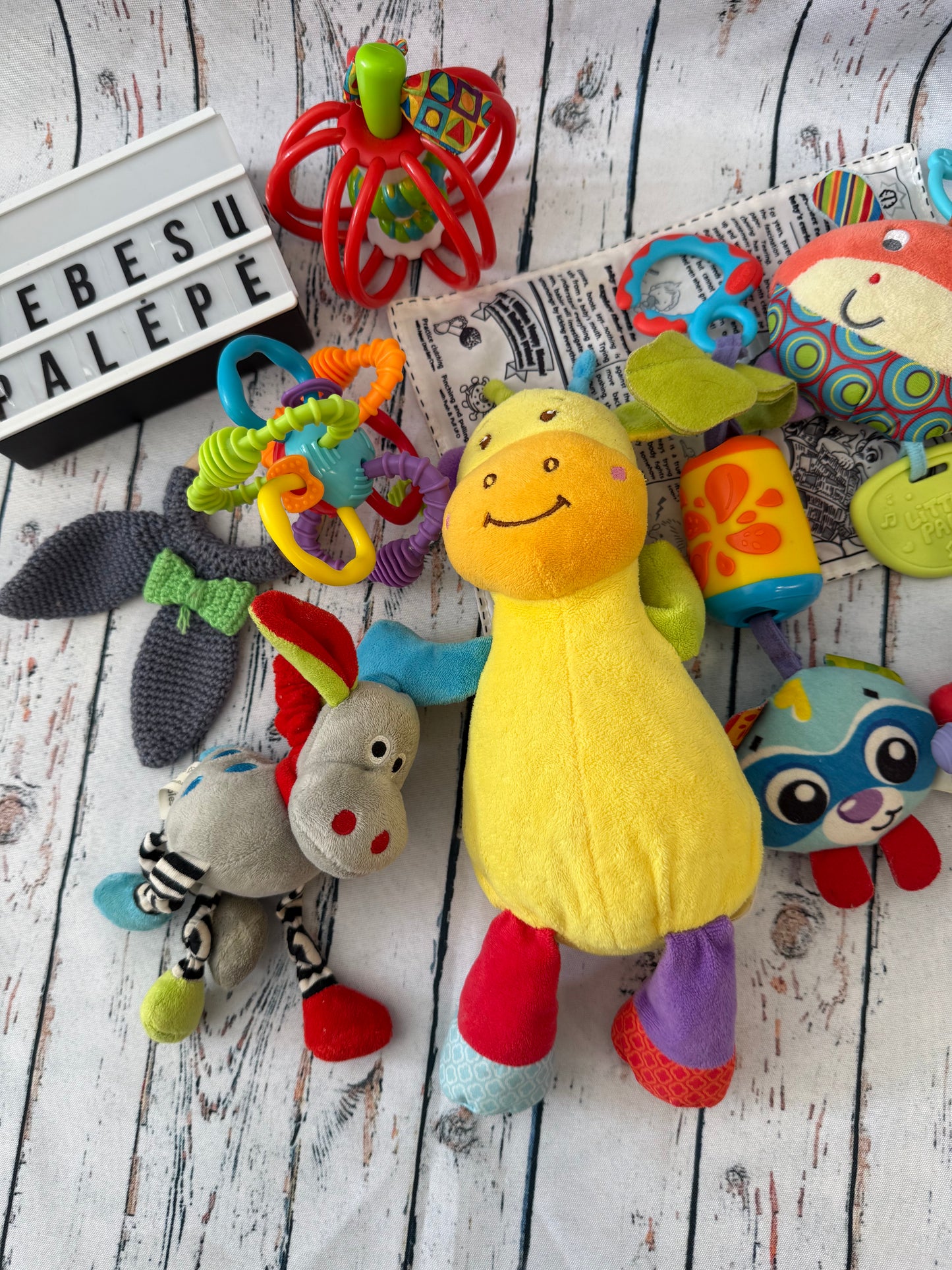 🌈🧸 Mažylio sensorinių žaisliukų rinkinys