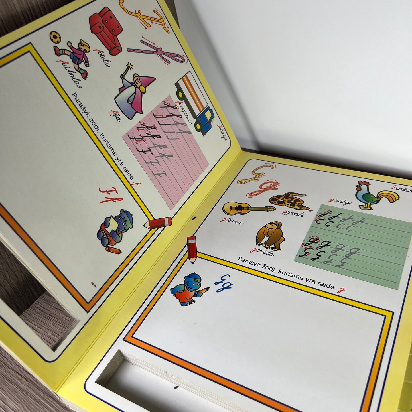 Knyga Stebuklingoji abėcėlė