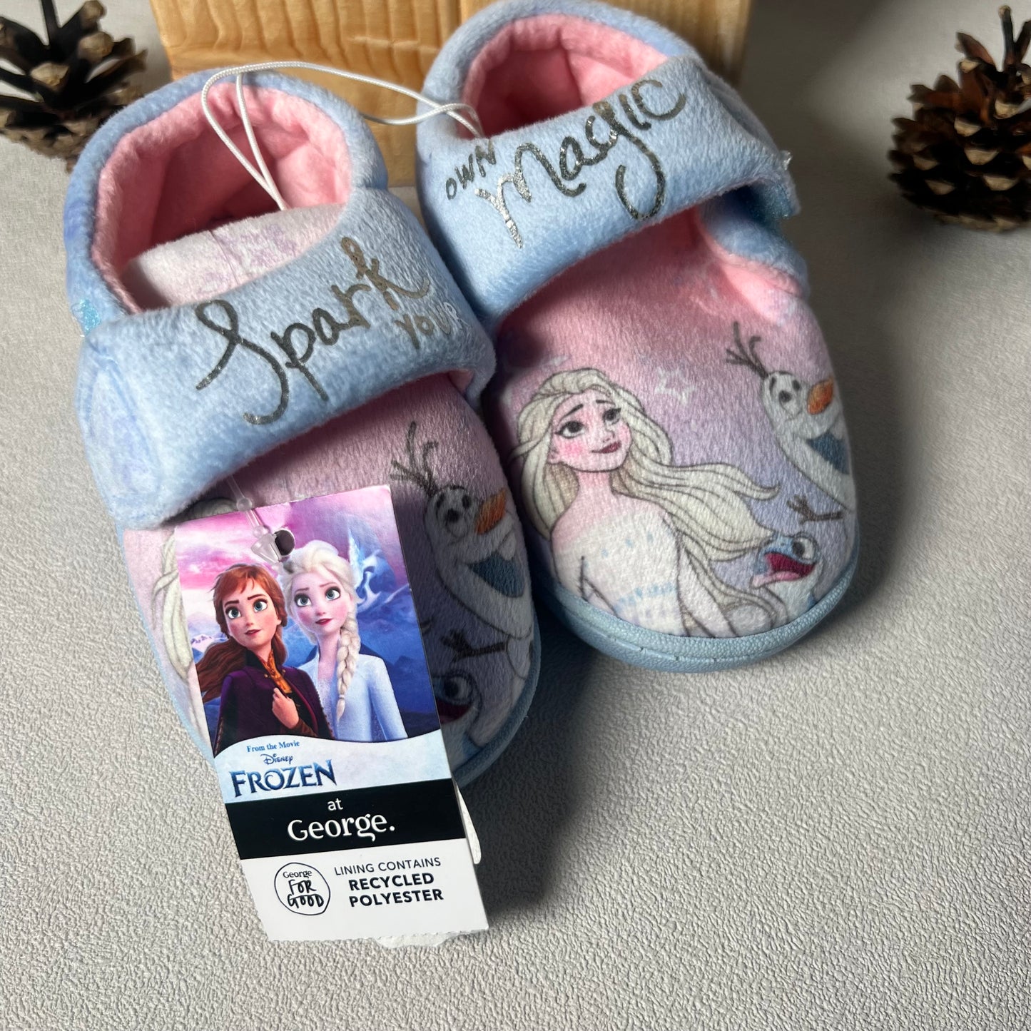 Šlepetės Frozen, George