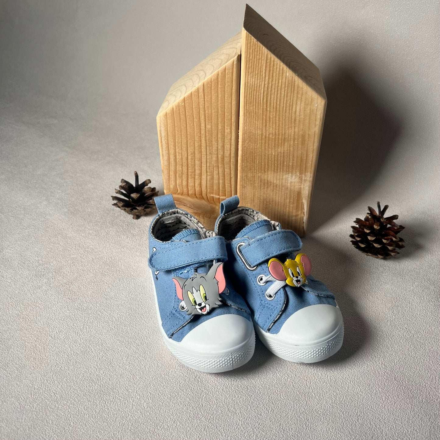 Laisvalaikio bateliai, Fox & Bunny