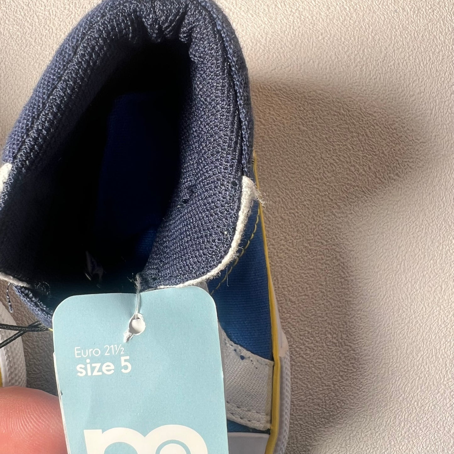 Laisvalaikio bateliai, Mothercare