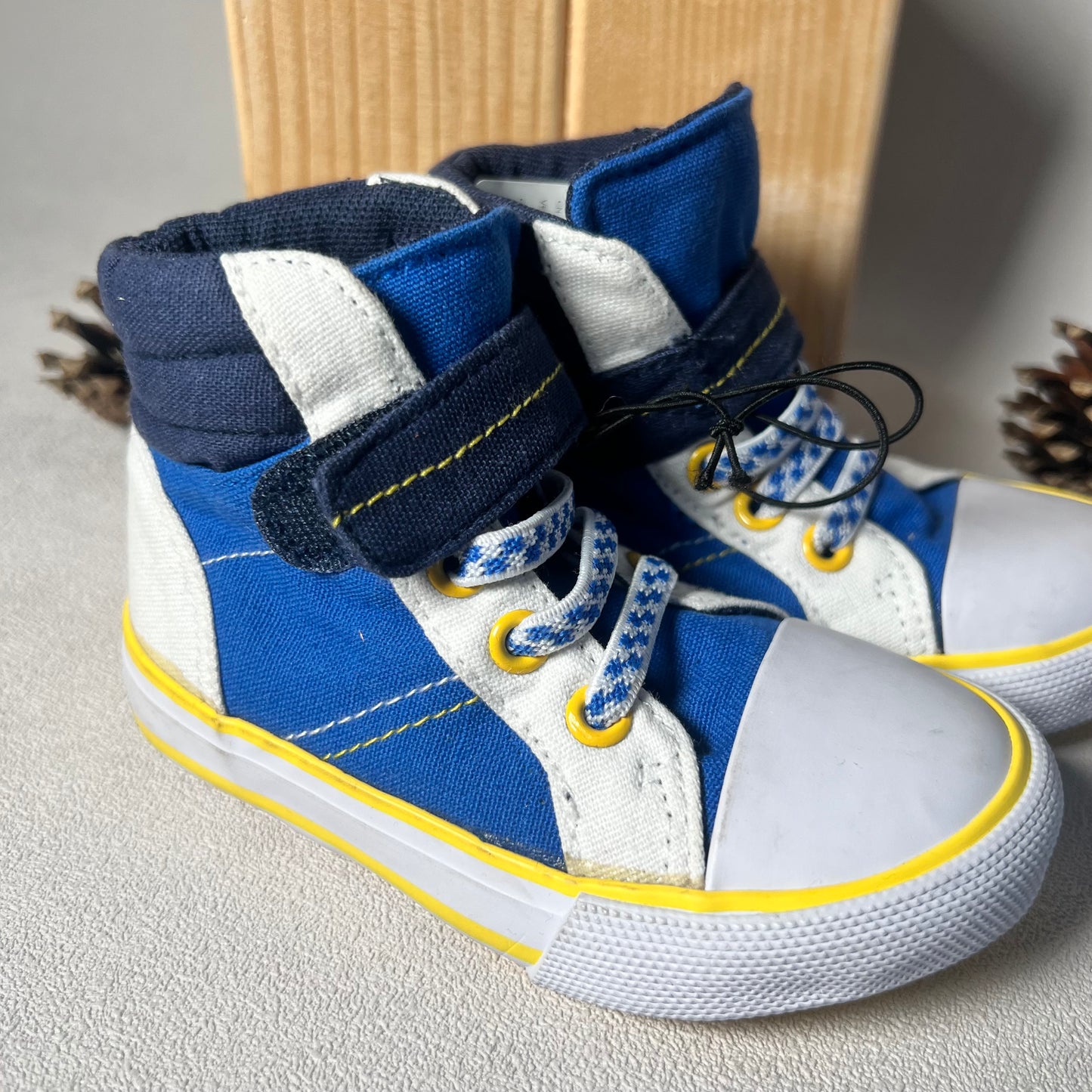 Laisvalaikio bateliai, Mothercare