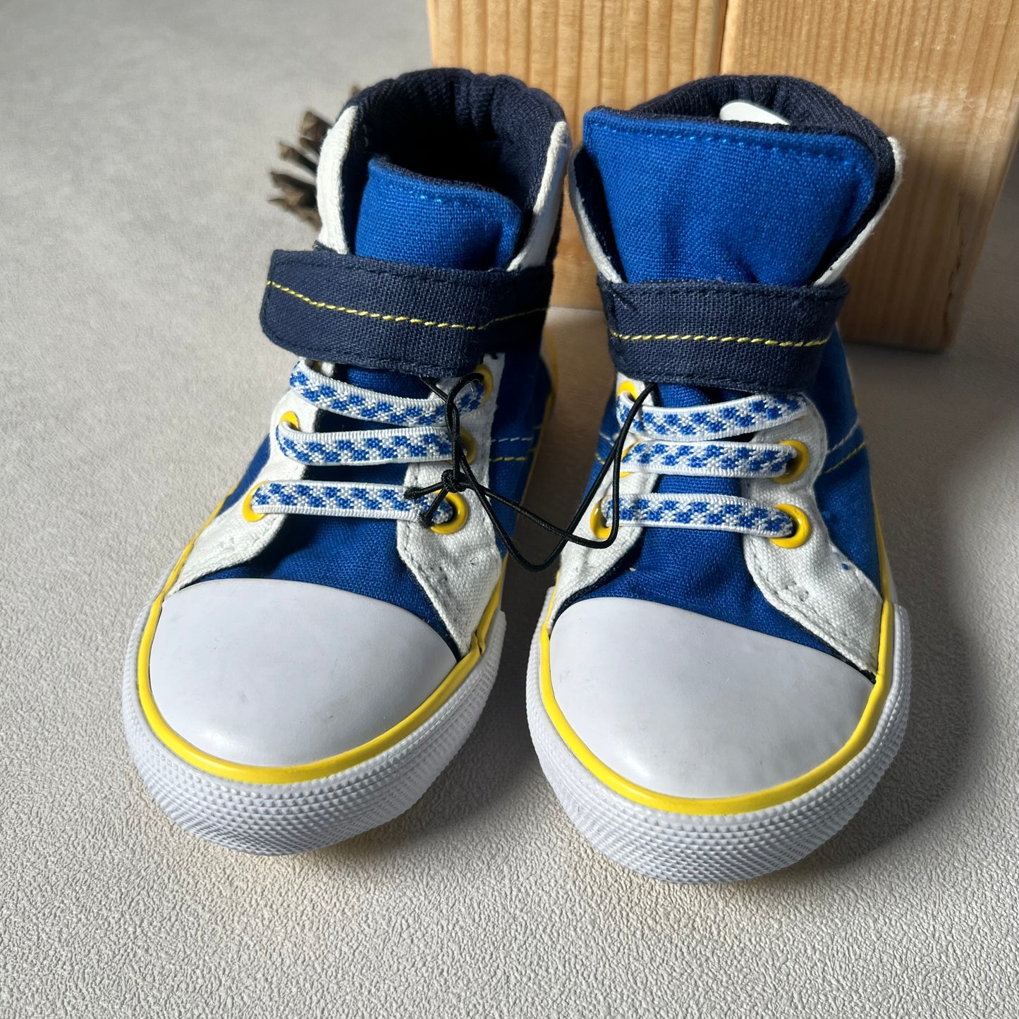 Laisvalaikio bateliai, Mothercare