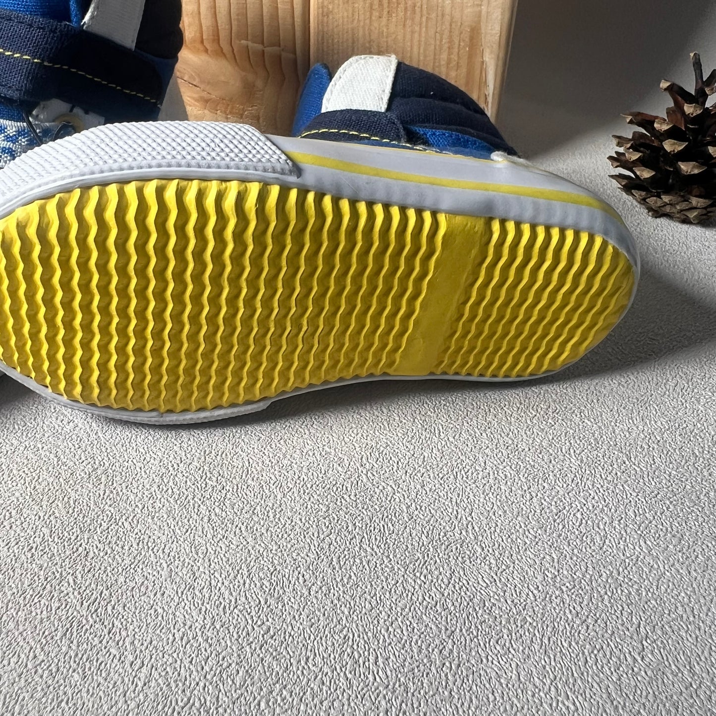 Laisvalaikio bateliai, Mothercare