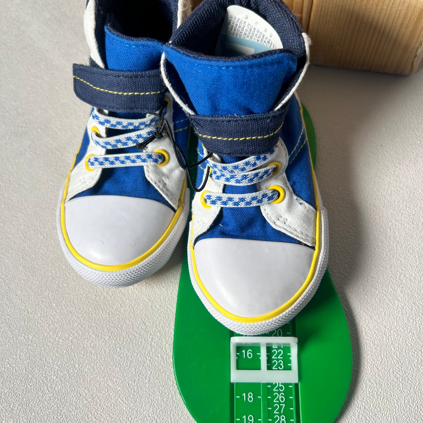 Laisvalaikio bateliai, Mothercare