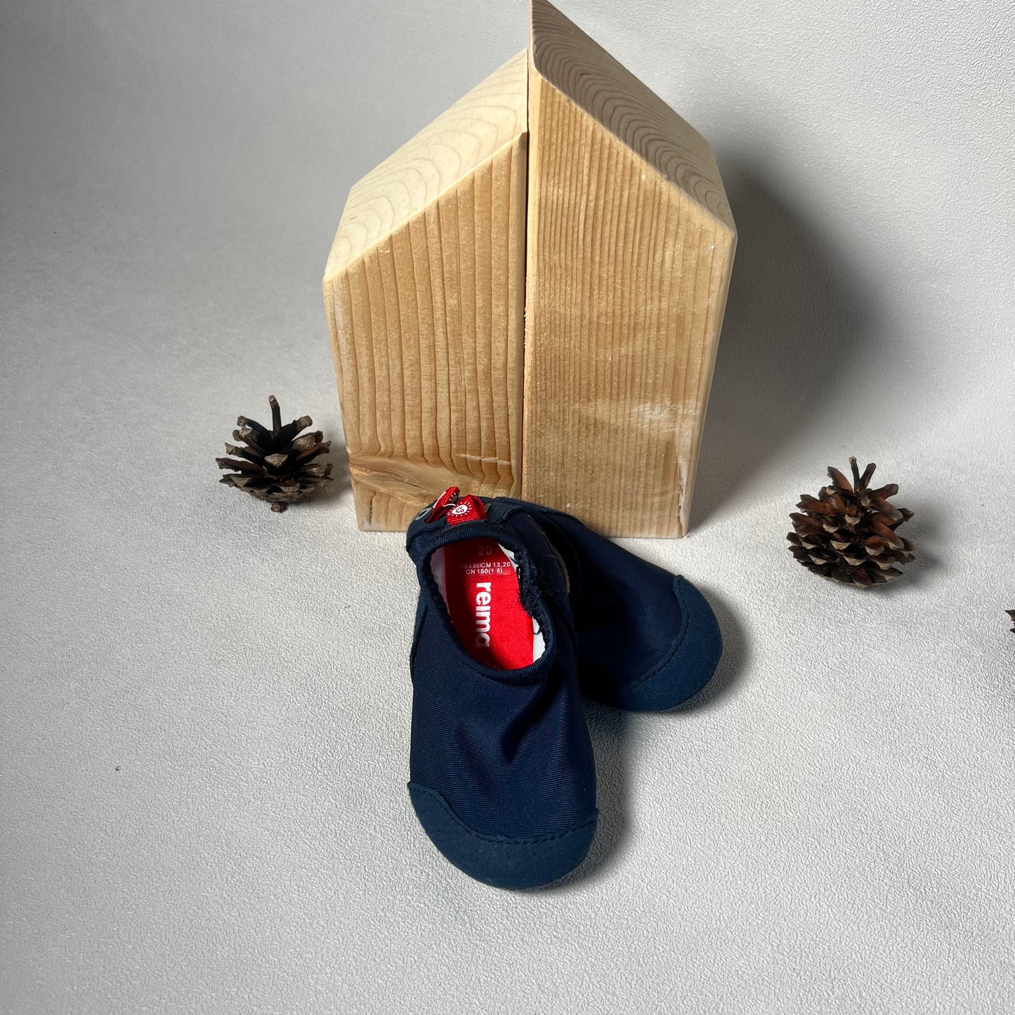 Maudymosi šlepetės, batukai, Reima