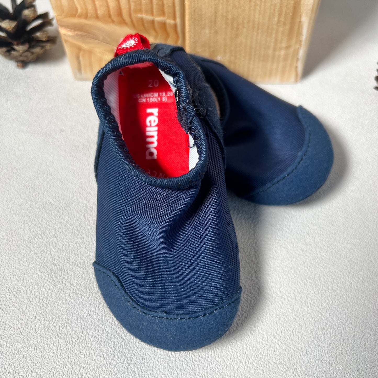 Maudymosi šlepetės, batukai, Reima