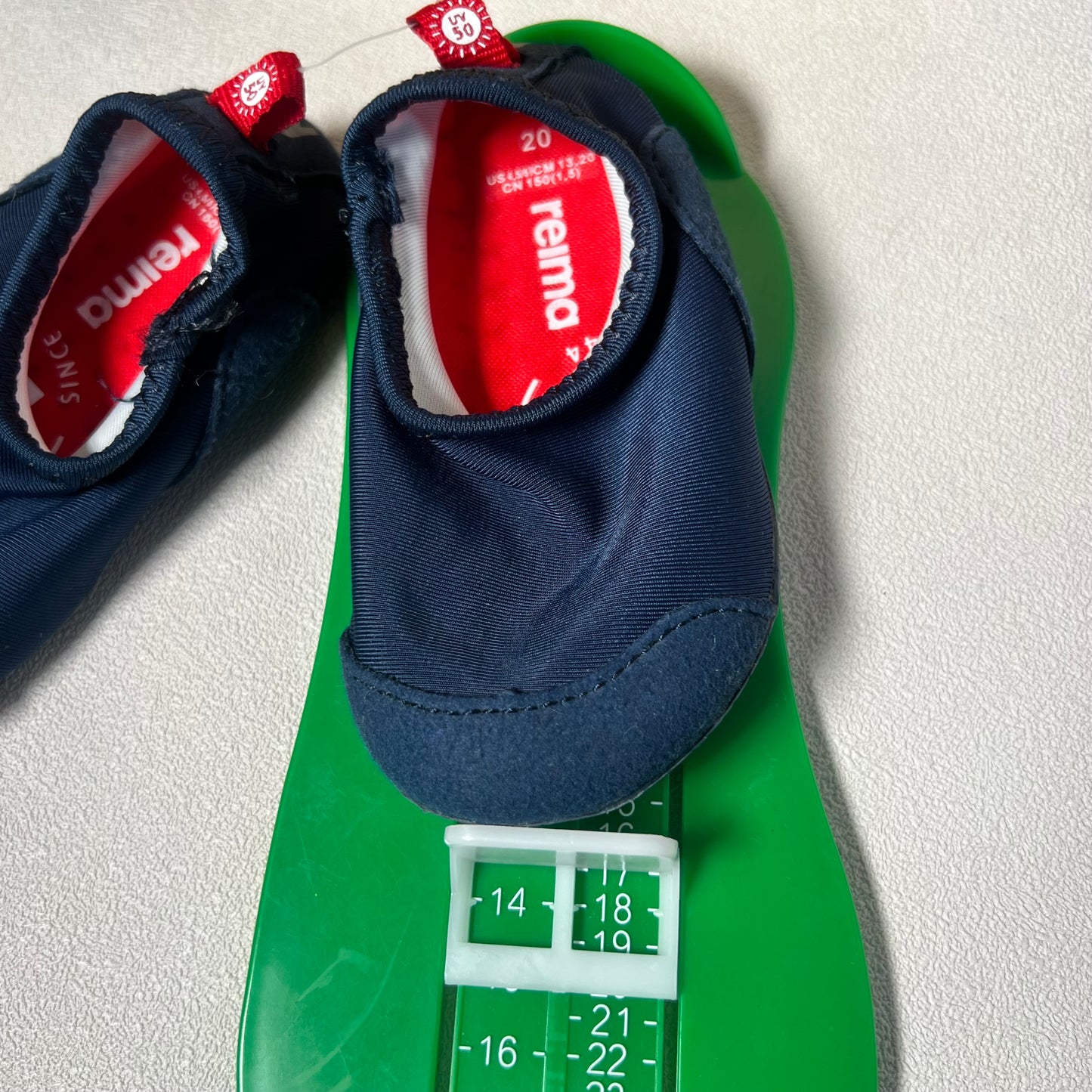 Maudymosi šlepetės, batukai, Reima