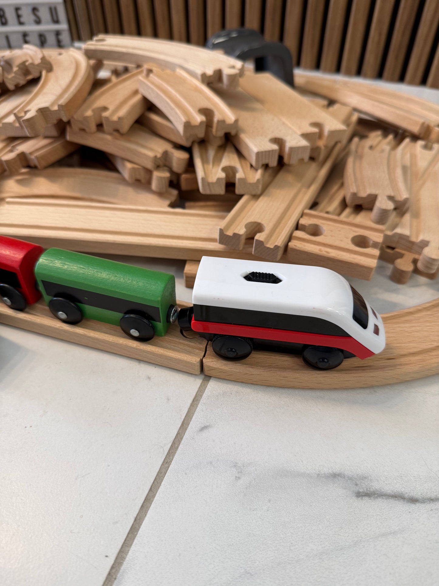 🚂 IKEA Medinė traukinukų trasa su lokomotyvu 🌲