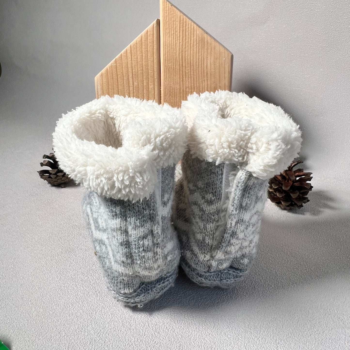 Šlepetės su lipdukais