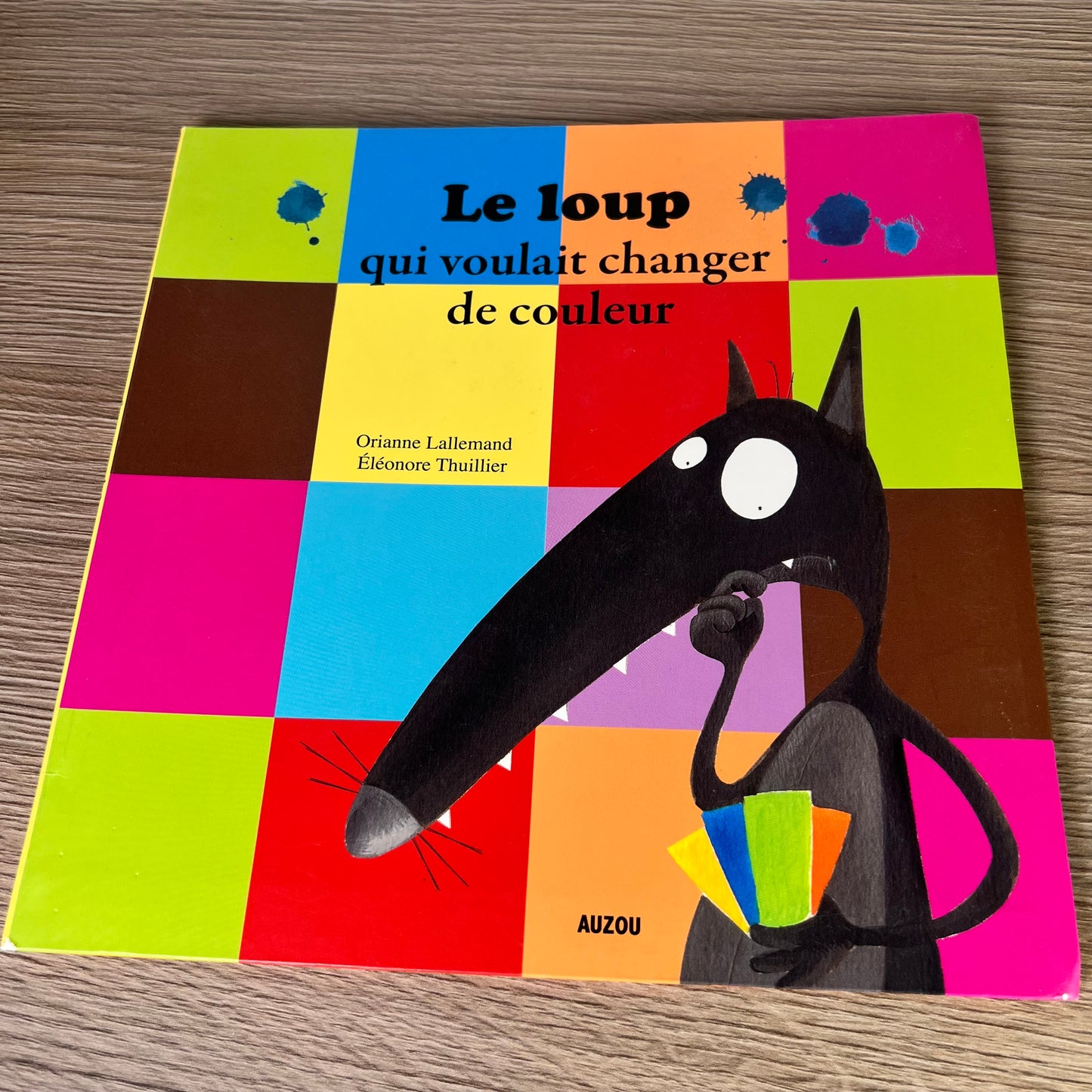 Knyga  Le loup qui voulait changer de couleur