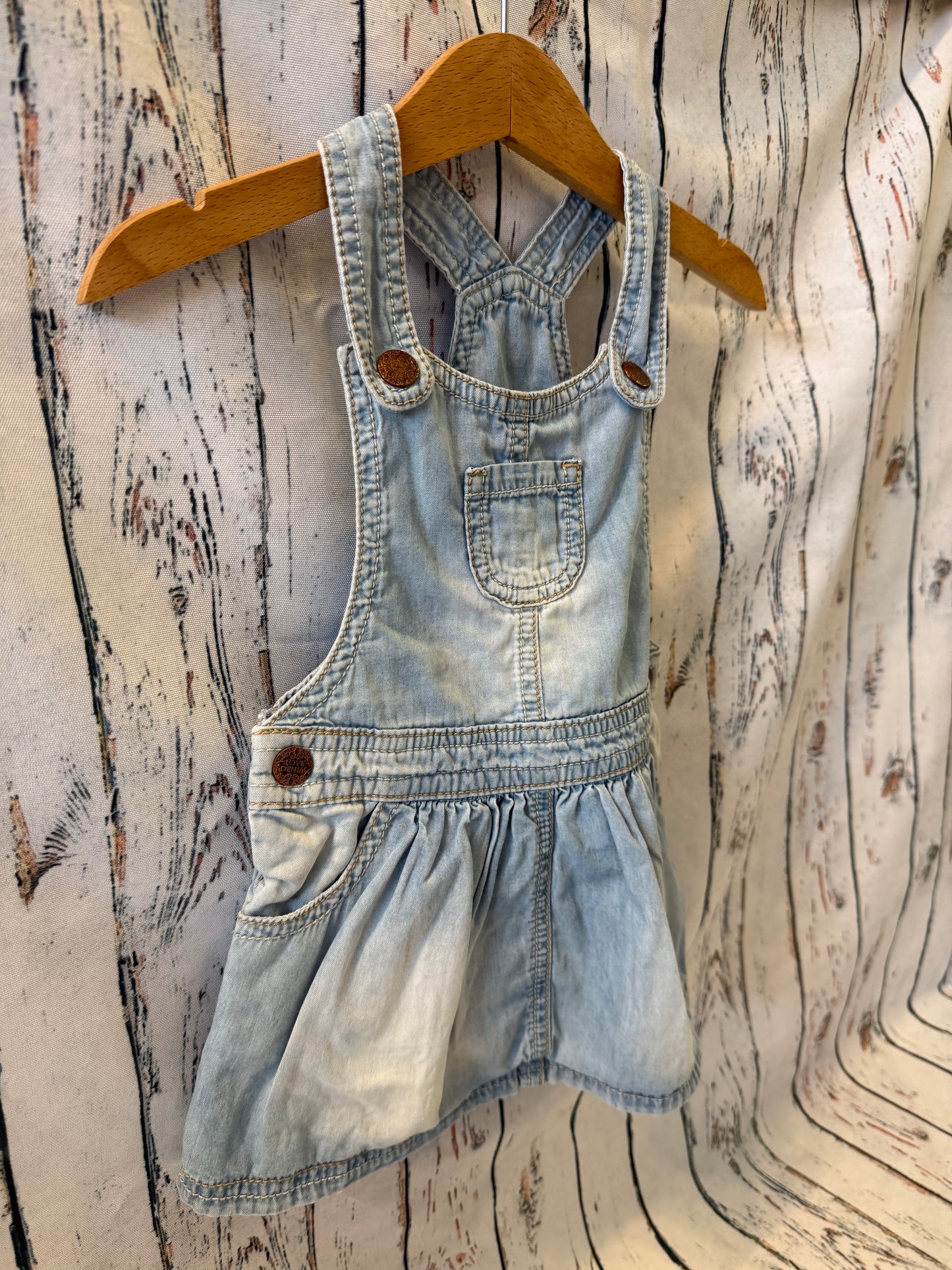 Sarafanas F&F