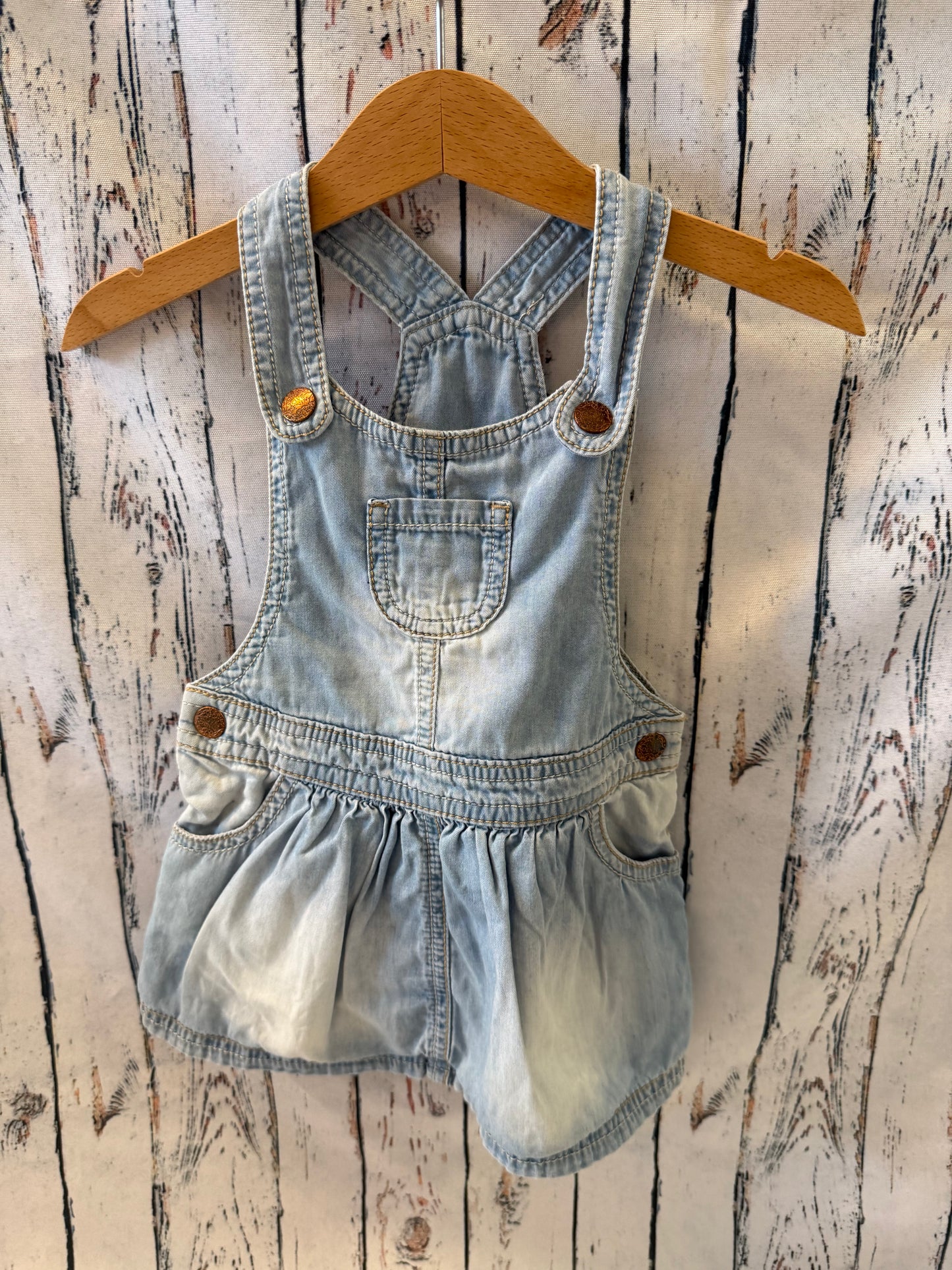 Sarafanas F&F
