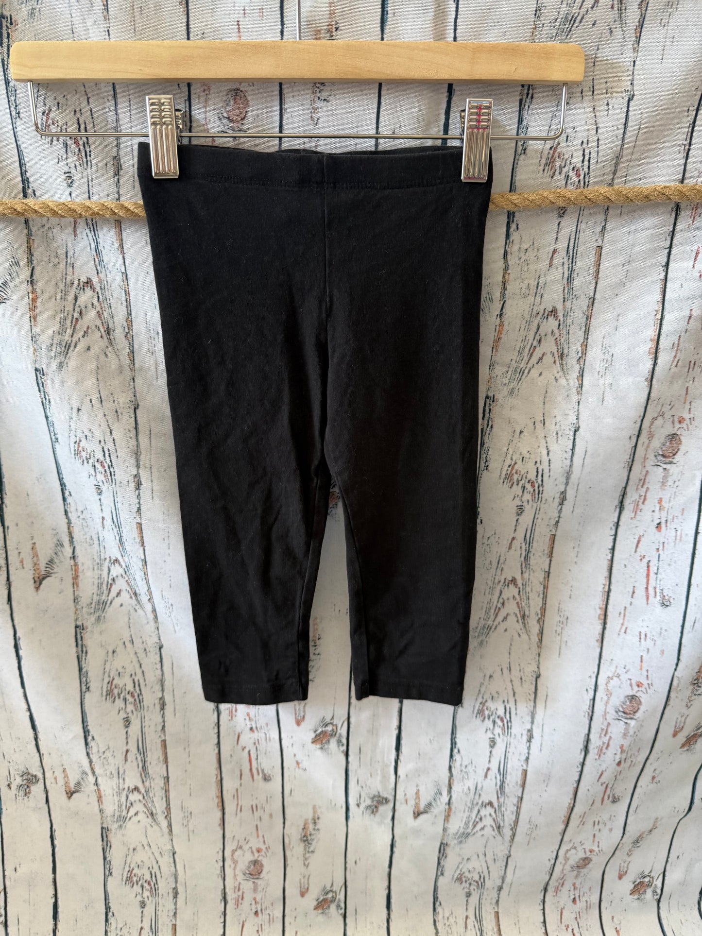 Tamprės–bridžai H&M