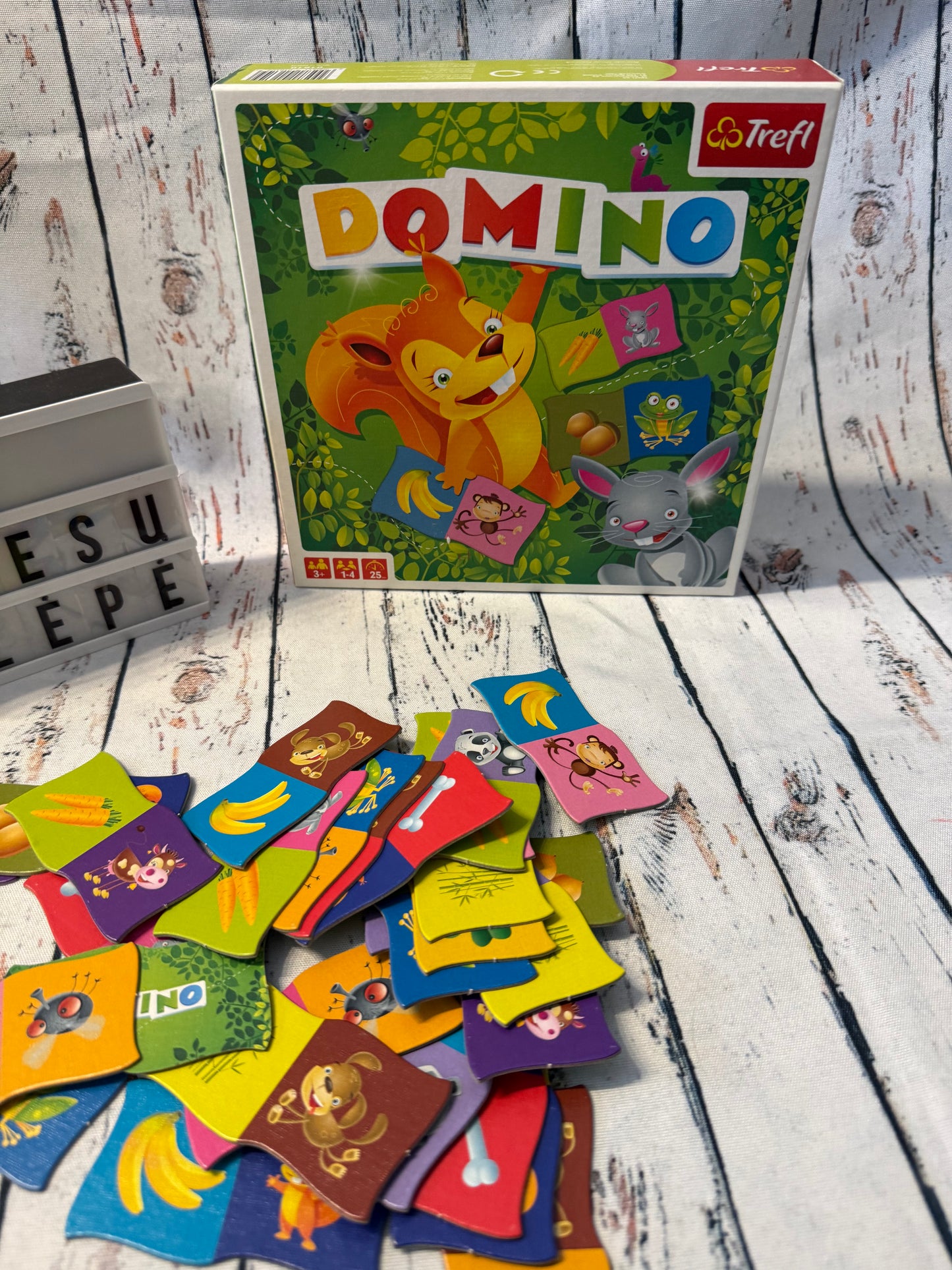 🦁🎲 Trefl Domino – spalvingas vaikiškas žaidimas