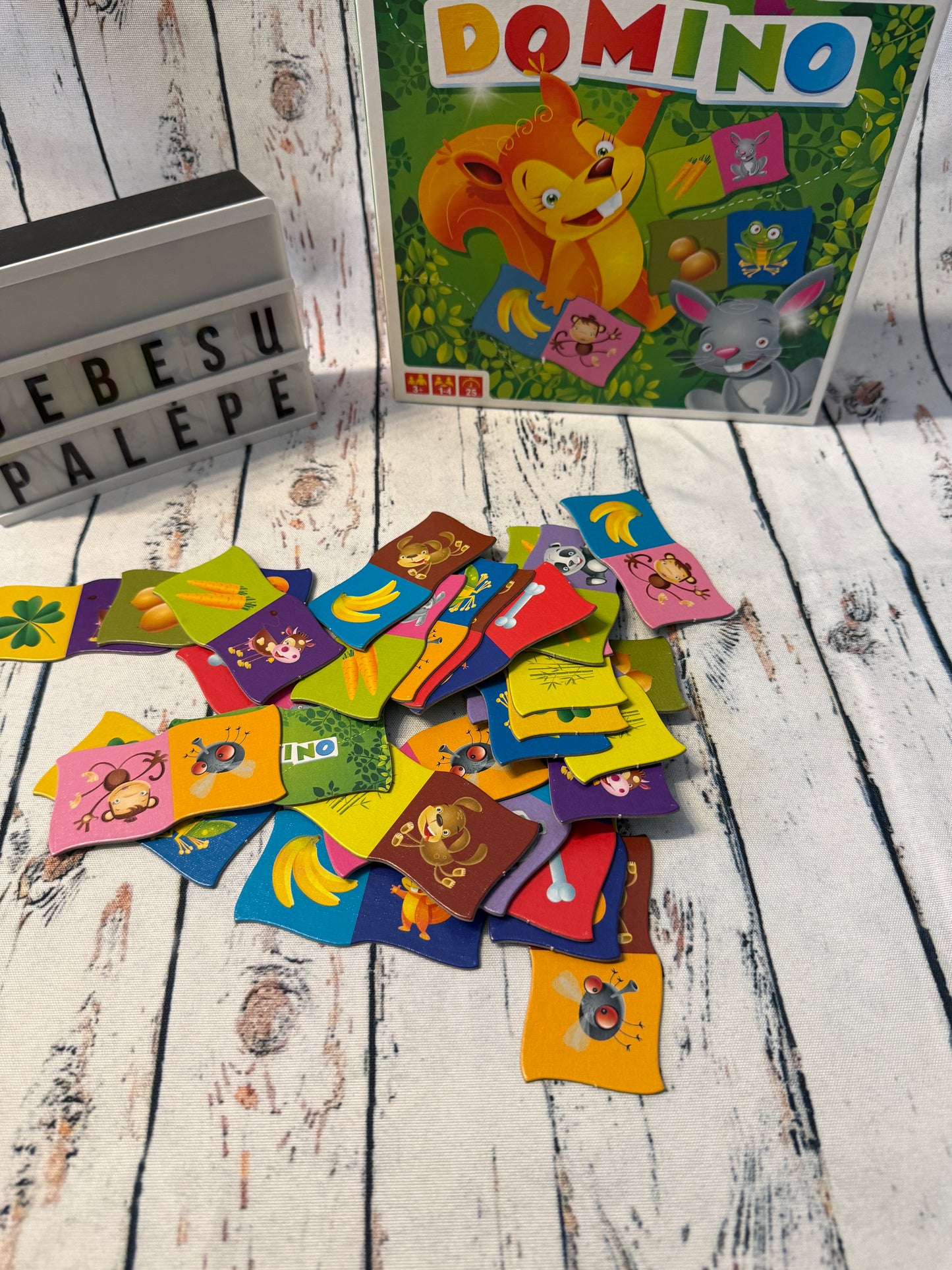 🦁🎲 Trefl Domino – spalvingas vaikiškas žaidimas