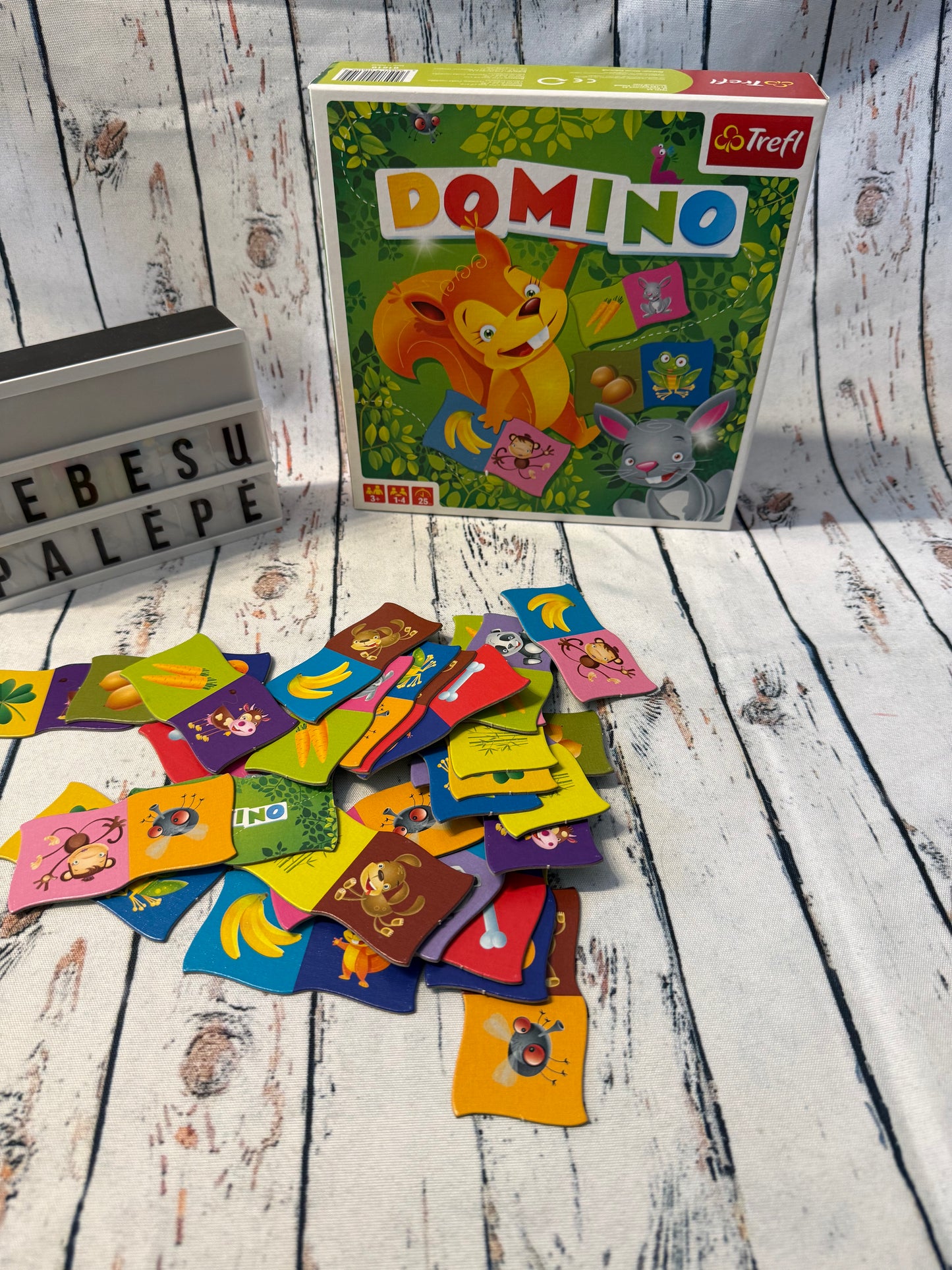 🦁🎲 Trefl Domino – spalvingas vaikiškas žaidimas
