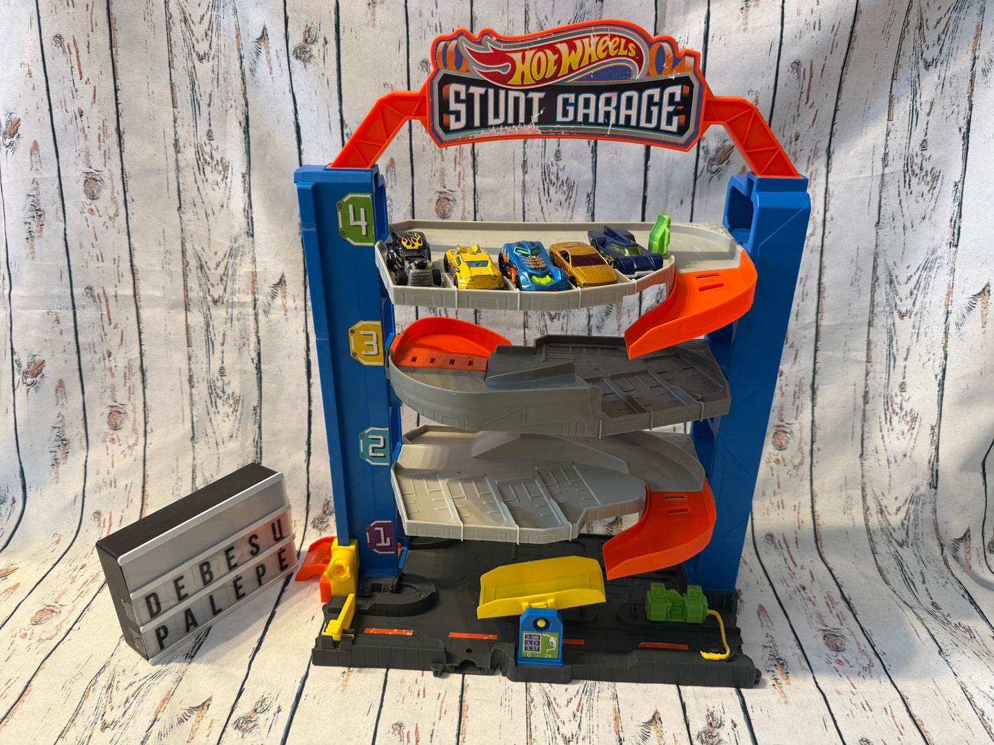 🏎️ Hot Wheels Stunt Garage su 5 mašinėlėmis 🚗