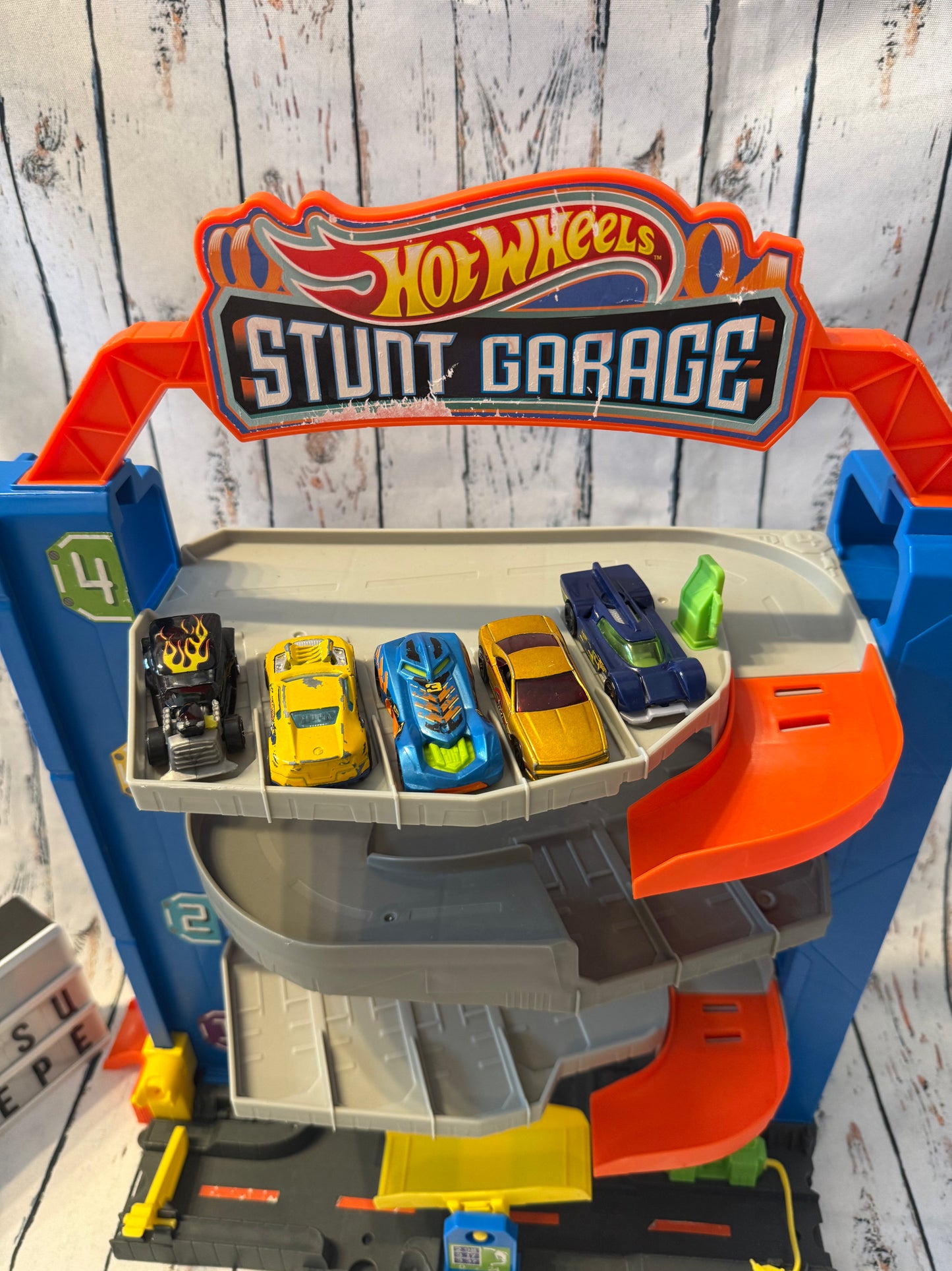 🏎️ Hot Wheels Stunt Garage su 5 mašinėlėmis 🚗